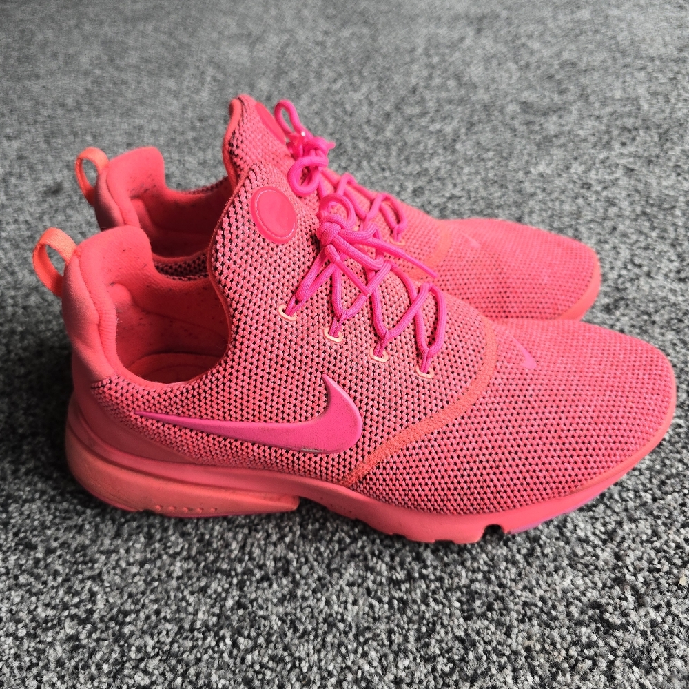 Nike Pink Athletic Sneakers W10